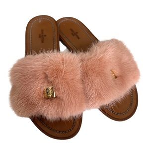 Louis Vuitton Lock it  mink fur flip flops